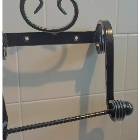 Wieszak na Papier Toaletowy Kuty – Ręcznie Wykonany z Metalu